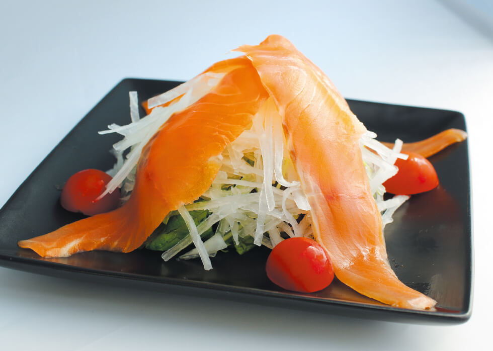 サーモンのカルパッチョ風サラダ